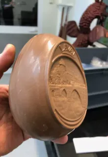 oeuf en chocolat Laval de profile